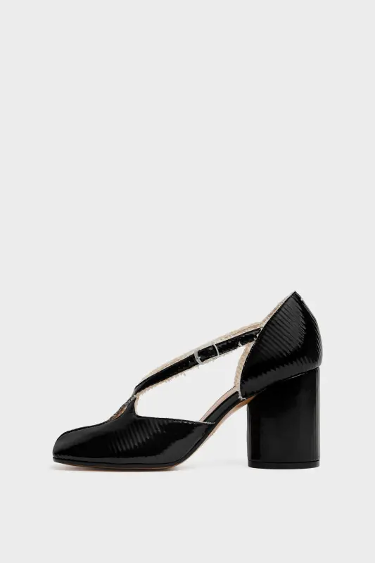 Maison Margiela Womens Black Leather Tabi Décolleté Black online